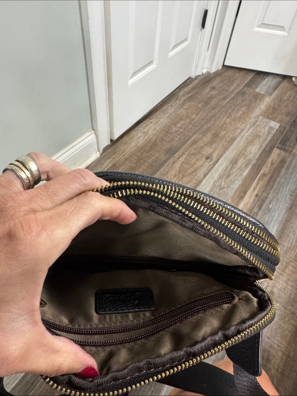 Repurposed GUCCI bum bag - Picture 4 of 5